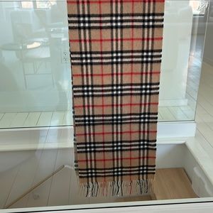 Burberry Traditional Print Scarf 100% Cashmere